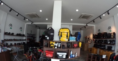 เยี่ยมชมร้าน  vincita กระเป๋าจักรยานฝีมือคนไทย ที่ดังไกลระดับโลก